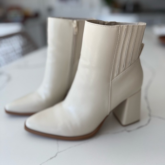Madden Girl-Winter Bootie - Picture 1 of 10